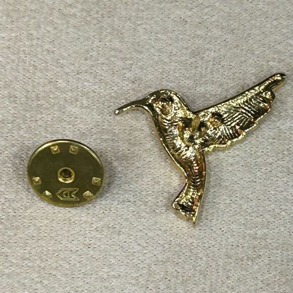 Vintage Avon Gold Tone Bear Red Rhinestone Hummingbird Green Eye Set of 2 - Picture 9 of 10